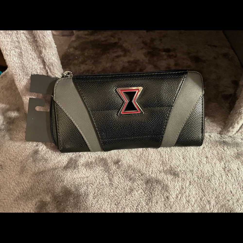 New With Tag MARVEL Black Widow Zip around wallet by Bioworld
